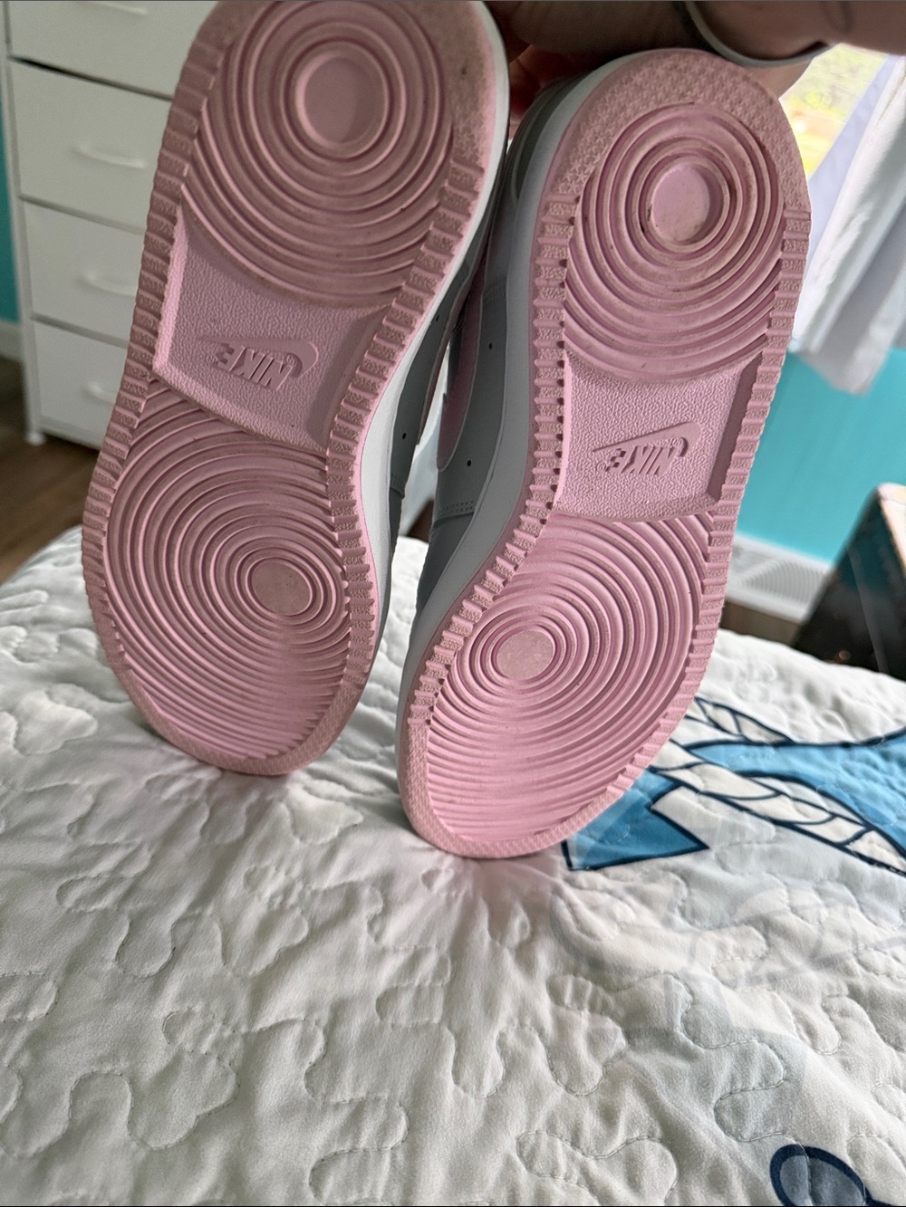 Nike women’s court vision White and Light Pink Low-Top Sneakers - Picture 4 of 6